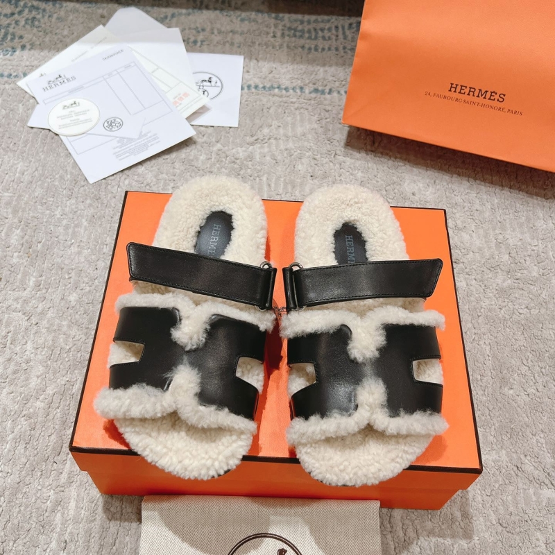 H**mes slippers